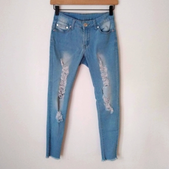 💥 T & Y  Distressed Frayed Hems Skinny Jeans - Picture 1 of 8